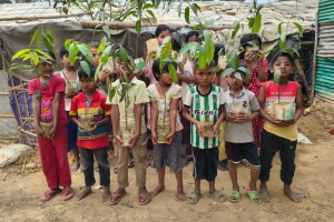 “Bir Müslüman bir ağaç diker de ondan bir insan, hayvan veya kuş yerse bu onun için sadaka olur.”