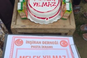 “Güler yüz sadakadır.”