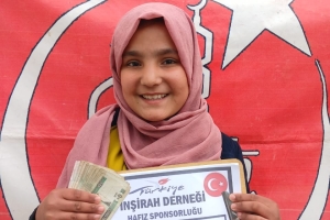 “Sizin en hayırlınız Kur’an’ı öğrenen ve öğretendir.”