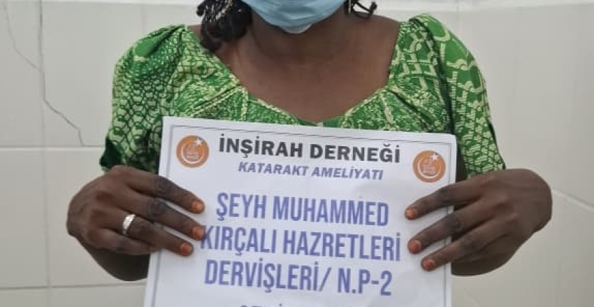 “Kim bir insanın sıkıntısını giderirse, Allah da onun sıkıntılarından birini giderir.”