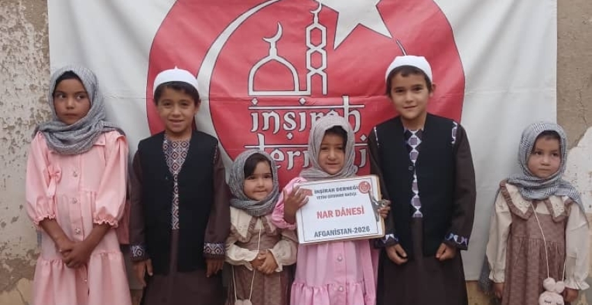 "Ben ve yetimi himaye eden kimse, cennette şöylece beraber olacağız." (Hz. Muhammed ﷺ - Hadis-i Şerif, Buhârî)