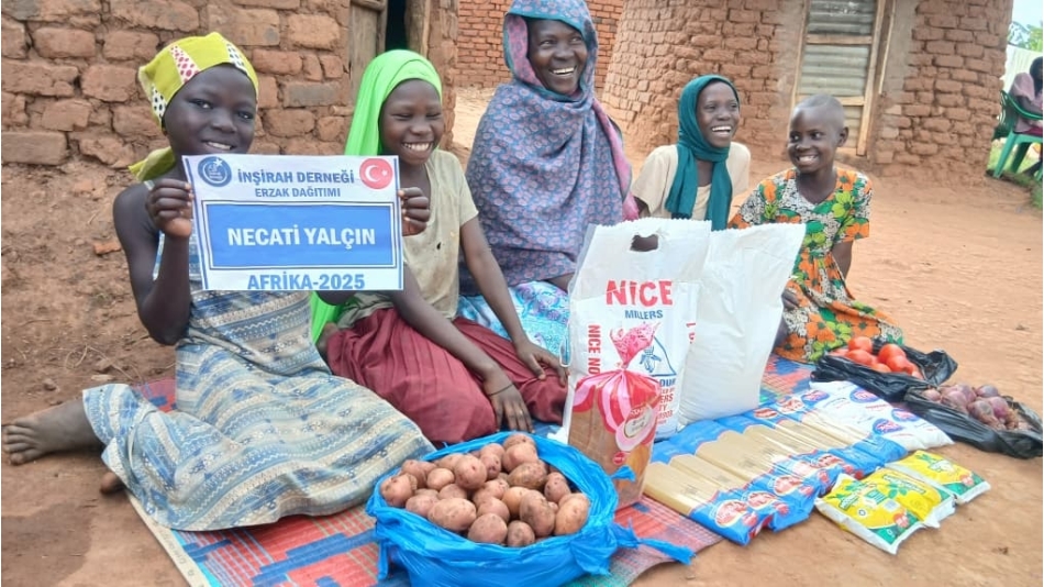 “Kim bir müminin dünya sıkıntılarından birini giderirse, Allah da onun ahiret sıkıntılarından birini giderir.”
