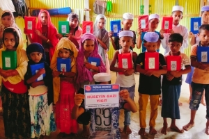 KURAN I KERİM DAĞITIMI