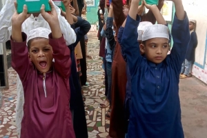 Kuran-ı Kerim Dağıtımı