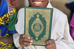 Kuran-ı Kerim Dağıtımı