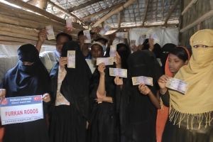 KURAN I KERİM DAĞITIMI