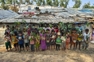 “Bir Müslüman bir ağaç diker de ondan bir insan, hayvan veya kuş yerse bu onun için sadaka olur.”