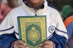 Kuran-ı Kerim Dağıtımı