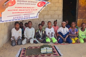 Kuran-ı Kerim Dağıtımı