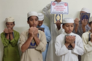 KURAN I KERİM DAĞITIMI