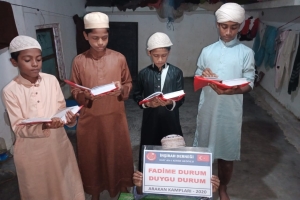 Kuran-ı Kerim Dağıtımı