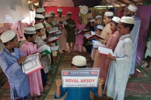 Kuran-ı Kerim Dağıtımı