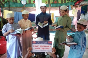 Kuran-ı Kerim Dağıtımı