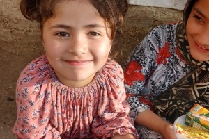 “Güler yüz sadakadır.”