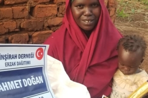 “Kim bir müminin dünya sıkıntılarından birini giderirse, Allah da onun ahiret sıkıntılarından birini giderir.”