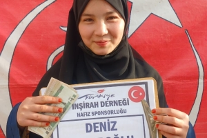 “Sizin en hayırlınız Kur’an’ı öğrenen ve öğretendir.”