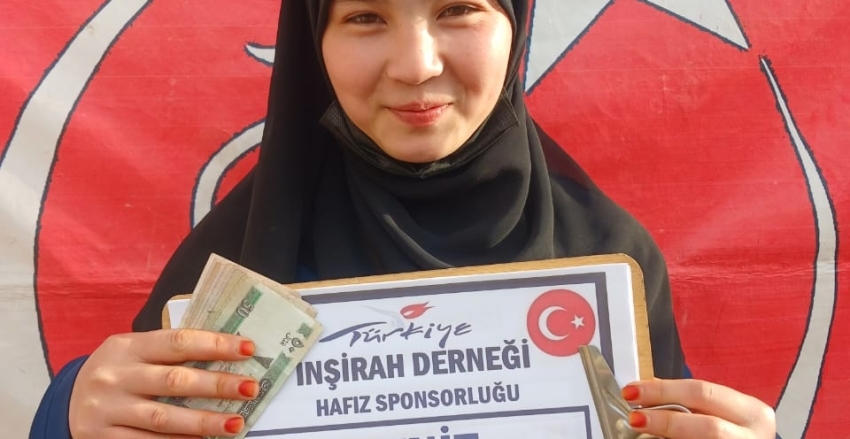 “Sizin en hayırlınız Kur’an’ı öğrenen ve öğretendir.”