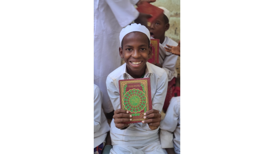 Kuran-ı Kerim Dağıtımı